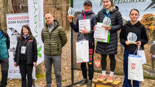 Daria Szkurat z Bartnego wygrywa wśród pań w V edycji Zimowego Biegu Beskidnika