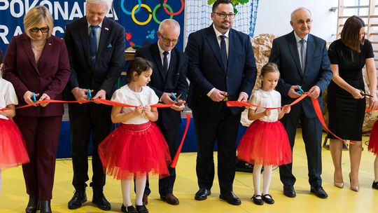 Uroczyste otwarcie nowej hali sportowej w ZSP w Łosiu (FOTO)