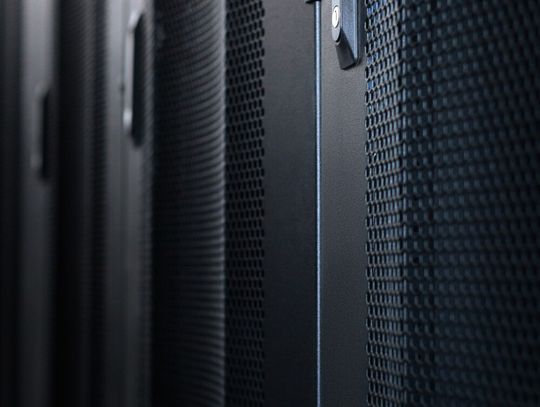 Akcesoria do szaf serwerowych ? co warto wybrać?