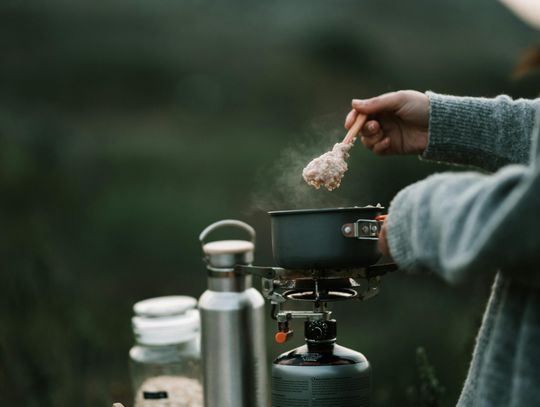 Beskidzkie szlaki i talerz pełen energii. Jak jeść by zdobywać szczyty w Gorlicach i okolicach?