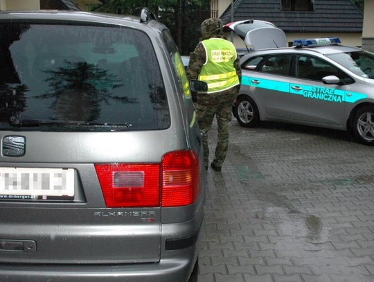 Biznesowa podróż przez Europę, kradzionym samochodem po … żel antybakteryjny