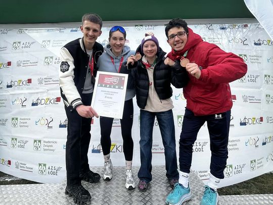 Daria Szkurat ze sztafetą zdobyła brązowy medal AMP w Łodzi Daria Szkurat ze sztafetą zdobyła brązowy medal AMP w Łodzi