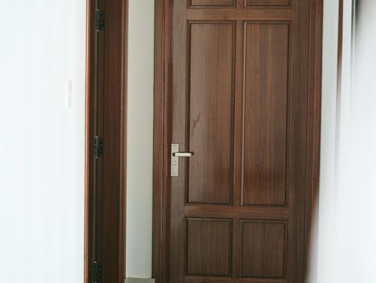 Ile kosztują drzwi wewnętrzne premium? Podajemy ceny z najlepszych salonów drzwi w Radomiu Ile kosztują drzwi wewnętrzne premium? Podajemy ceny z najlepszych salonów drzwi w Radomiu