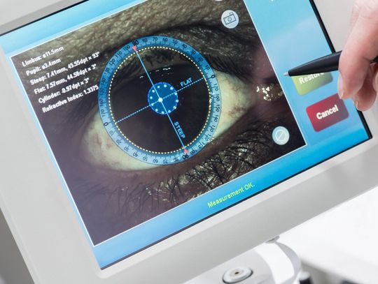 Integracja danych w okulistyce: Jak połączyć topografy, perymetry i OCT w jeden spójny system diagnostyczny dla pacjenta?