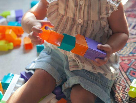 Jak wybrać kapcie, które naprawdę wspierają małe stopy – praktyczny przewodnik dla rodziców Jak wybrać kapcie, które naprawdę wspierają małe stopy – praktyczny przewodnik dla rodziców