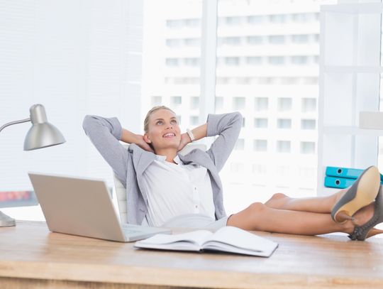 Jak wybrać profesjonalne krzesła biurowe, dzięki którym zapomnimy o bólach kręgosłupa?