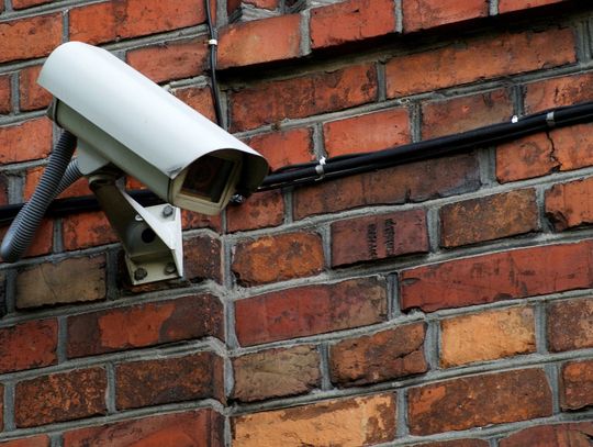 Jak zabezpieczyć halę produkcyjną przed włamaniem?