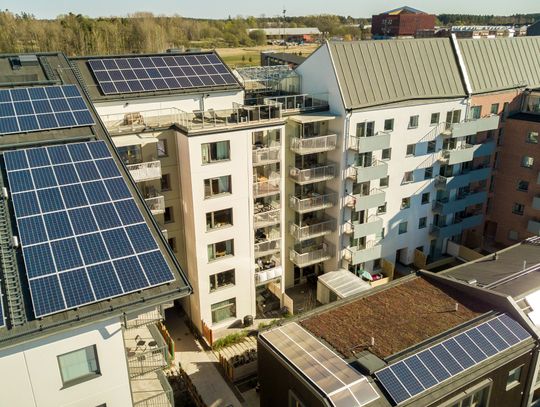 Jakie są rodzaje odnawialnych źródeł energii i w jakich systemach się je wykorzystuje?