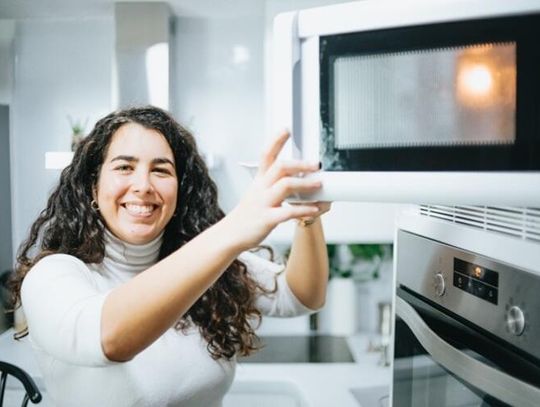 Kuchenki mikrofalowe w gastronomii - jakie modele są najlepsze?