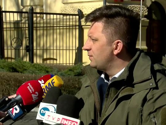 "Liczba osób poddanych kwarantannie może dojść do stu tysięcy". Szef kancelarii premiera zapowiada, że patrole policji wzmocni wojsko