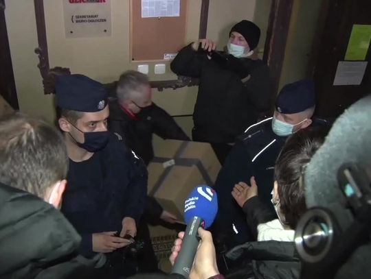 Likwidator w redakcji w asyście policji i ślusarza. "Zarzyna się jedną z ostatnich niezależnych gazet regionalnych"!