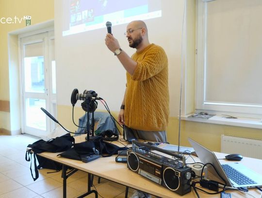 MBP w Gorlicach zorganizowała warsztaty pt. „Język współczesnego radia. Narracja, struktura, informacja”