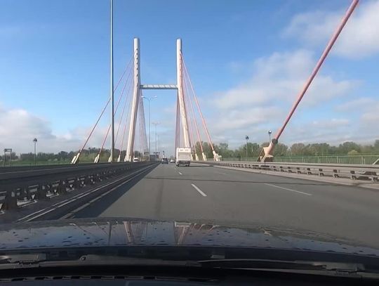 Mniej jeździmy, taniej tankujemy. Kierowcy oszczędzają w czasach koronawirusa