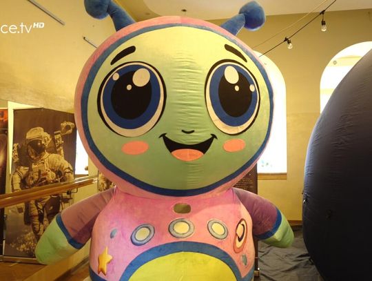 Mobilne planetarium zawitało na ferie zimowe do GOK w Sękowej