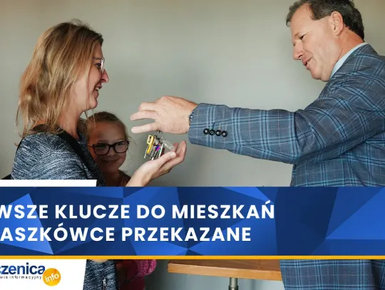 Pierwsze klucze do mieszkań w Staszkówce przekazane