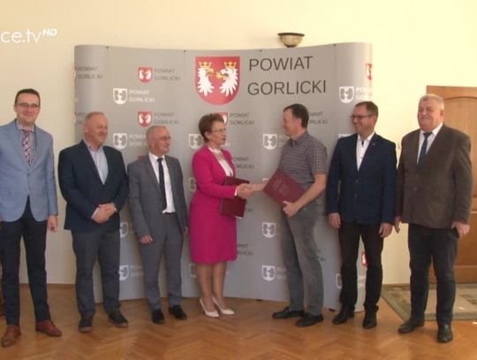 Podpisanie umowy na remont drogi 1497K Kwiatoń-Regietów-Smerekowiec