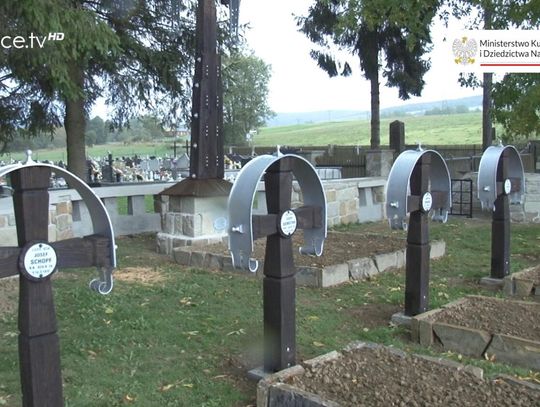 Prace konserwatorskie i restauratorskie na cmentarzu wojennym z I wojny światowej nr 56 w Smerekowcu