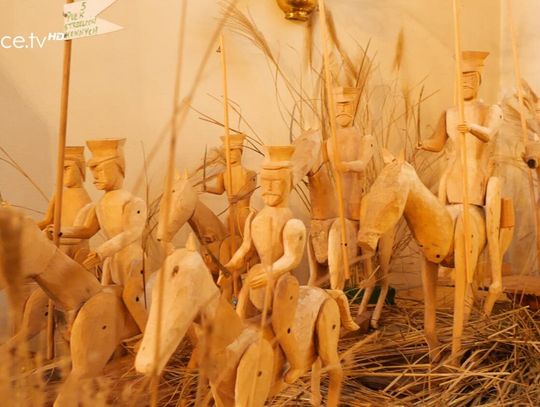 Ruchoma szopka wyrzeźbiona w drewnie była ozdobą Kolegiaty Bożego Ciała w Bieczu Ruchoma szopka wyrzeźbiona w drewnie była ozdobą Kolegiaty Bożego Ciała w Bieczu