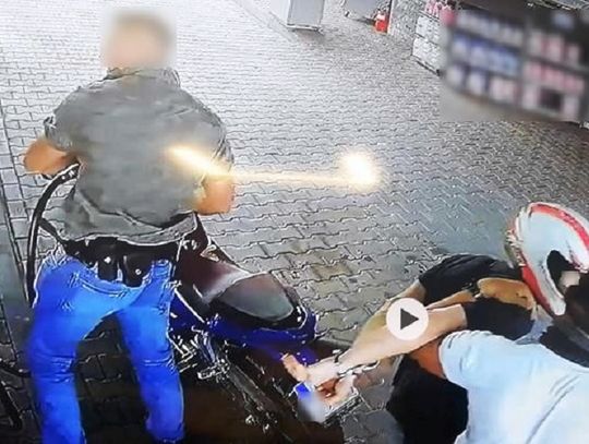 SĄDECCY POLICJANCI ZATRZYMALI ZŁODZIEJA I ODZYSKALI SKRADZIONY MOTOCYKL