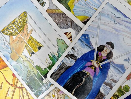 Tarot online - prawdziwe wróżenie czy tylko zabawa?