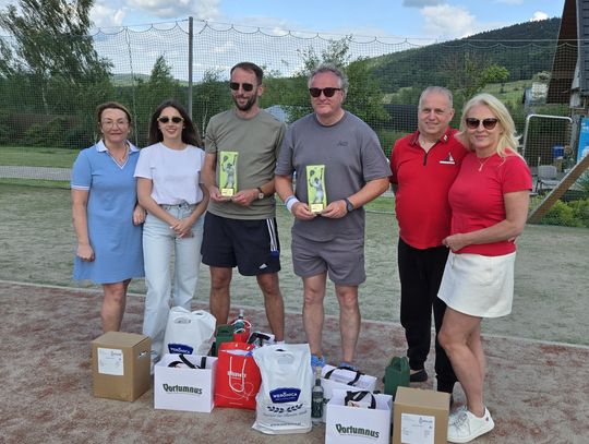 Tomasz Gęsikowski i Mirosław Borek wygrywają V Turniej Tenisa Ziemnego V Food&Art Tenis CUP