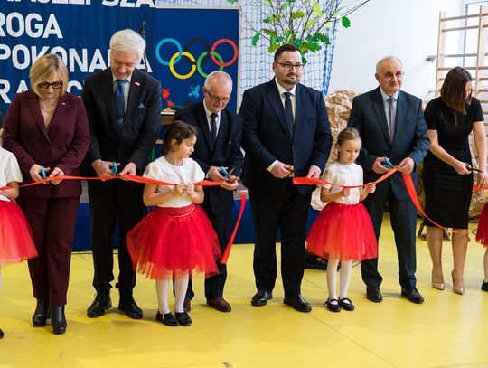 Uroczyste otwarcie nowej hali sportowej w ZSP w Łosiu (FOTO) Uroczyste otwarcie nowej hali sportowej w ZSP w Łosiu (FOTO)