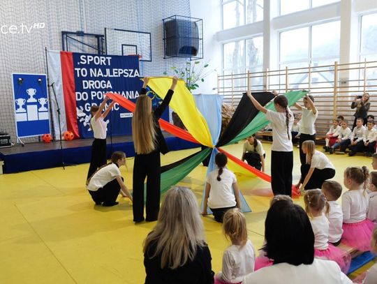 Uroczyste otwarcie nowej hali sportowej w ZSP w Łosiu (VIDEO) Uroczyste otwarcie nowej hali sportowej w ZSP w Łosiu (VIDEO)