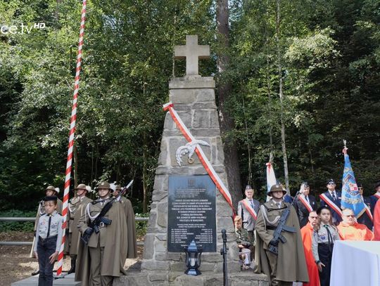 W 80. rocznicę uczcili pamięć poległych lotników Halifaxa w Krzywej-Banicy