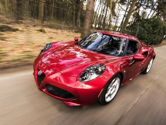 Wypożyczalnia aut sportowych – kiedy warto z niej skorzystać?