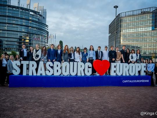 Z małej miejscowości do centrum Unii Europejskiej. Młodzież z Biecza z wizytą w Parlamencie w Strasburgu.
