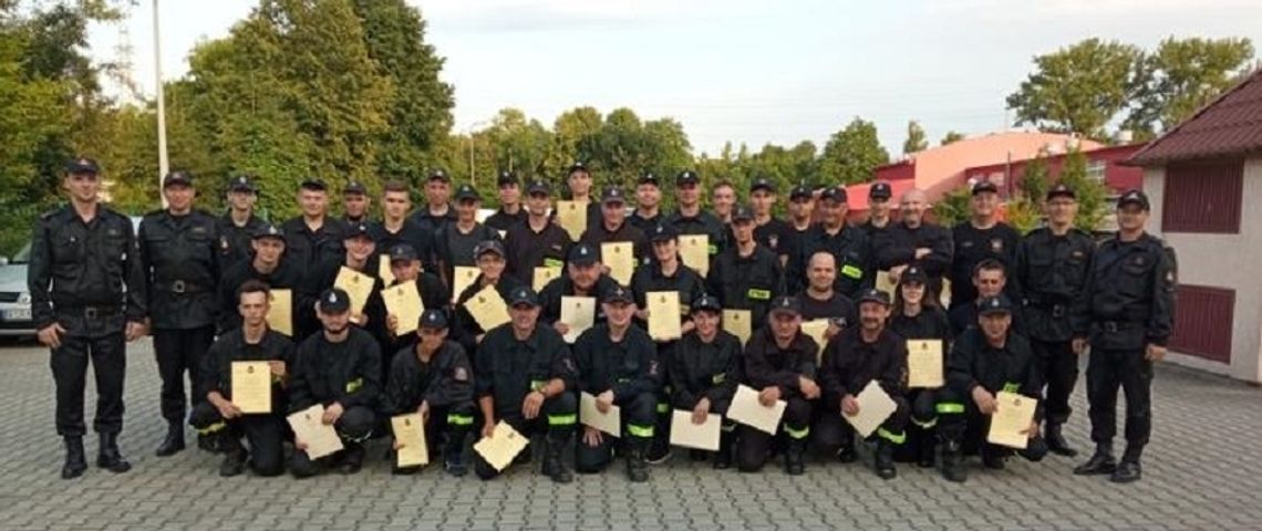 38 druhów z powiatu gorlickiego ukończyło szkolenie strażaków ratowników OSP