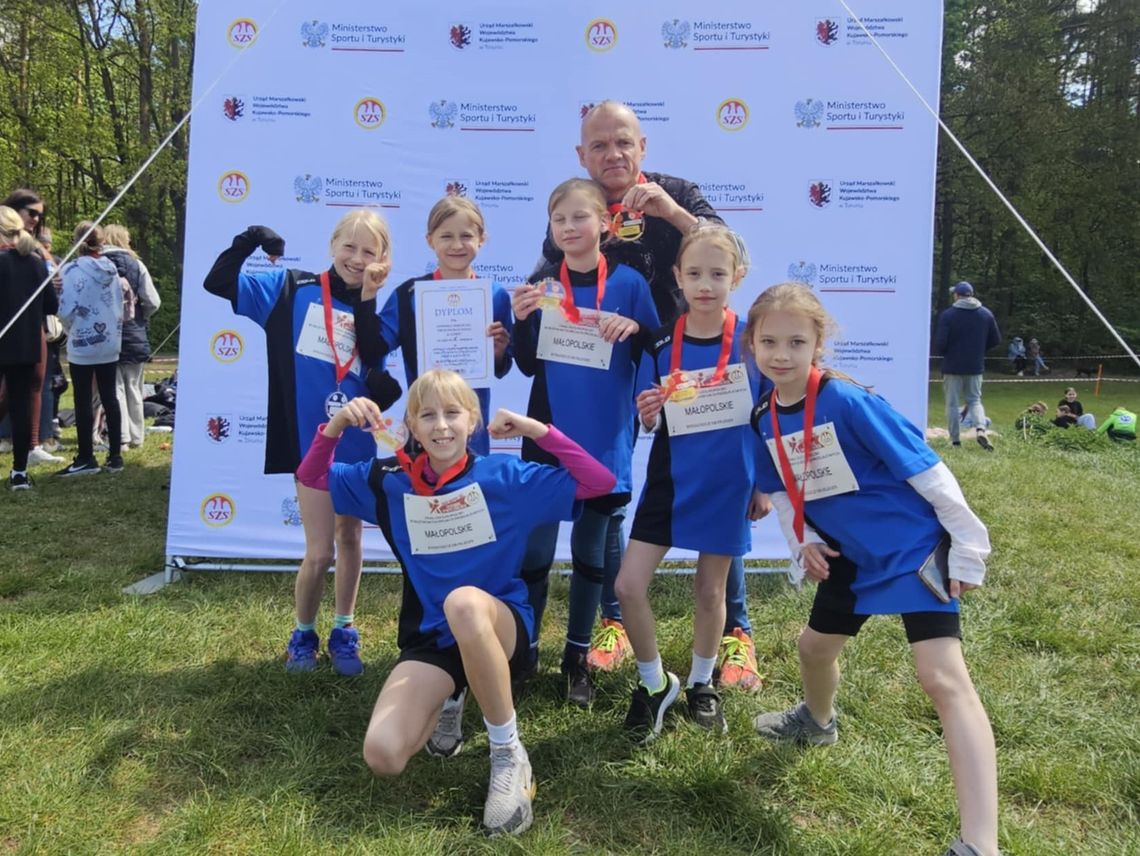 Biegaczki z ZSP Łosie zdobyły 10 miejsce w Polsce. Gratulujemy!