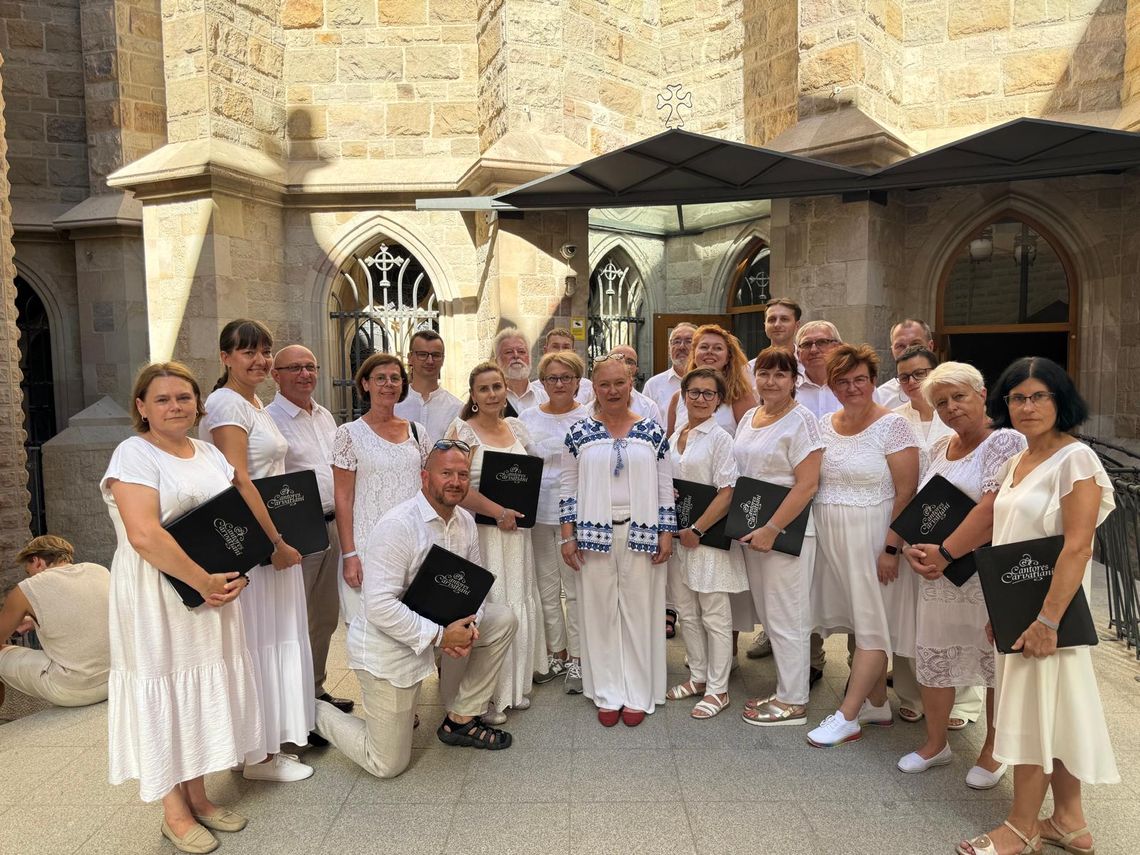 Chór Cantores Carvatiani z Gorlic wyśpiewał srebrne pasma w Hiszpanii Chór Cantores Carvatiani z Gorlic wyśpiewał srebrne pasma w Hiszpanii