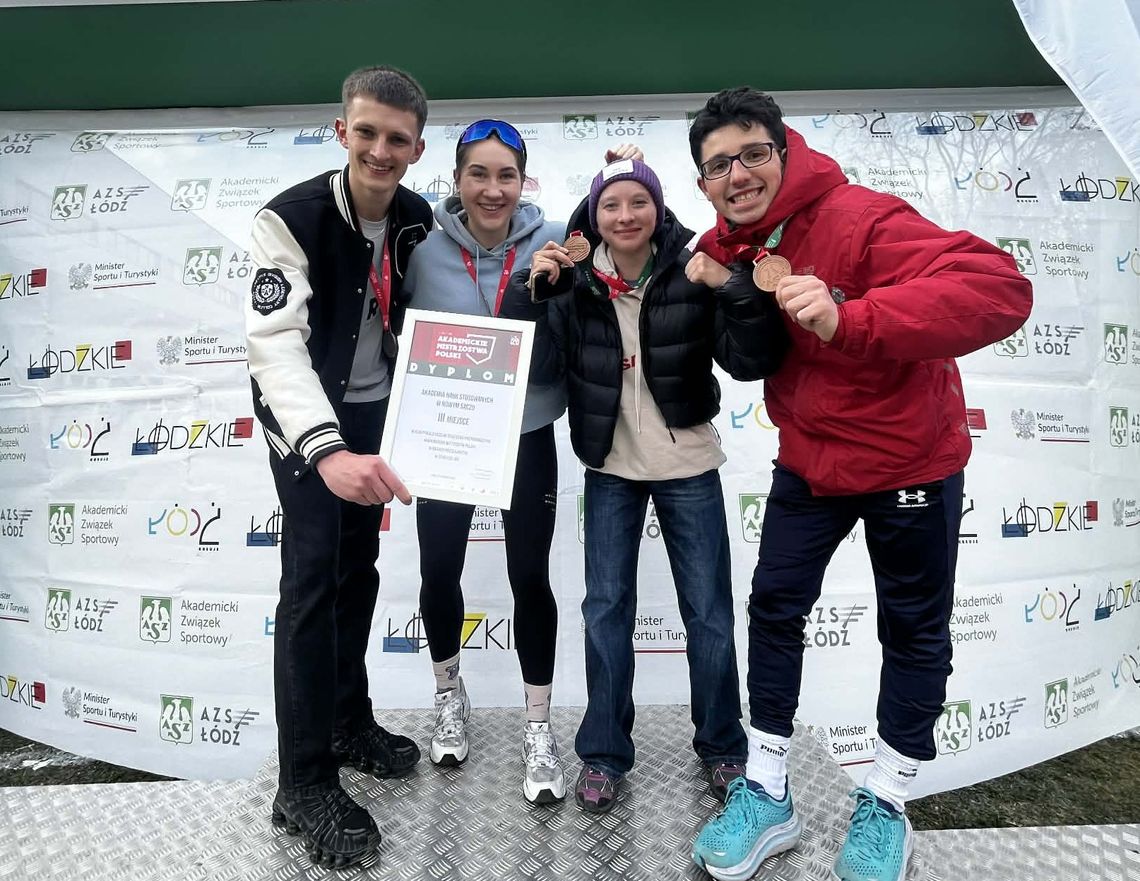 Daria Szkurat ze sztafetą zdobyła brązowy medal AMP w Łodzi Daria Szkurat ze sztafetą zdobyła brązowy medal AMP w Łodzi