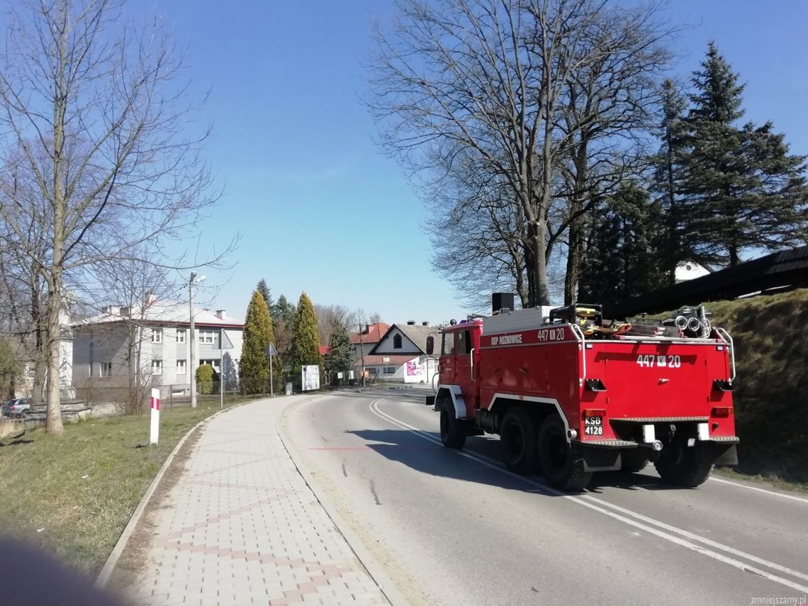 Nasi strażacy prowadzili akcję informacyjną pod nazwą " Zostań w domu"