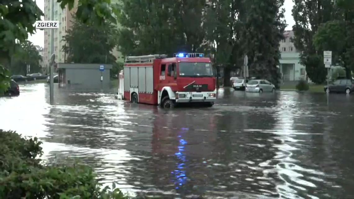 Zalane ulice, połamane drzewa i zerwane linie energetyczne. Nawałnice przeszły nad Polską Zalane ulice, połamane drzewa i zerwane linie energetyczne. Nawałnice przeszły nad Polską