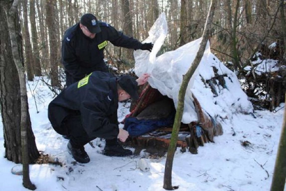 ZIMA, TO TRUDNY CZAS DLA BEZDOMNYCH – NIE BĄDŹMY OBOJĘTNI!