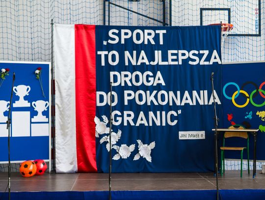Uroczyste otwarcie nowej hali sportowej w ZSP w Łosiu Uroczyste otwarcie nowej hali sportowej w ZSP w Łosiu